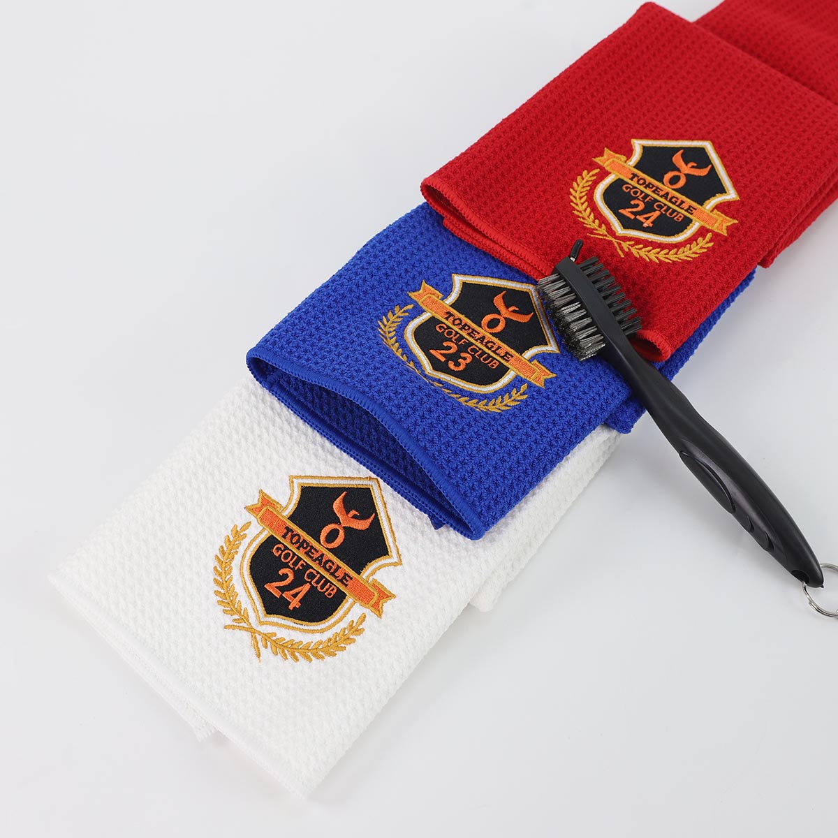 Embroidered pineapple grid golf towel-04.JPG